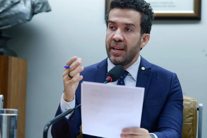 Rachadinha do Janones: Fux pede comprovação de pagamento de acordo