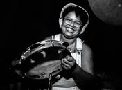 Manu Preta fará oficina de percussão exclusiva para mulheres na Garça Torta