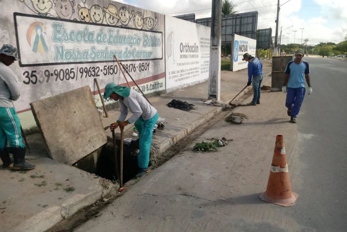 Prefeitura intensifica manutenção de galerias e bocas de lobo no centro de Arapiraca