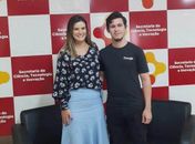 Secretária da Ciência, da Tecnologia e da Inovação (Secti), Cecília Rocha, garantiu apoio para que o estudante prossiga em seus projetos.