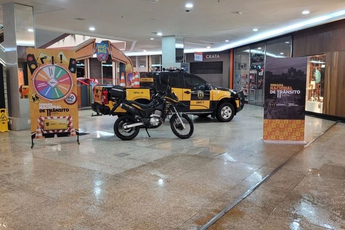 DMTT promove exposição em shopping no bairro Mangabeiras