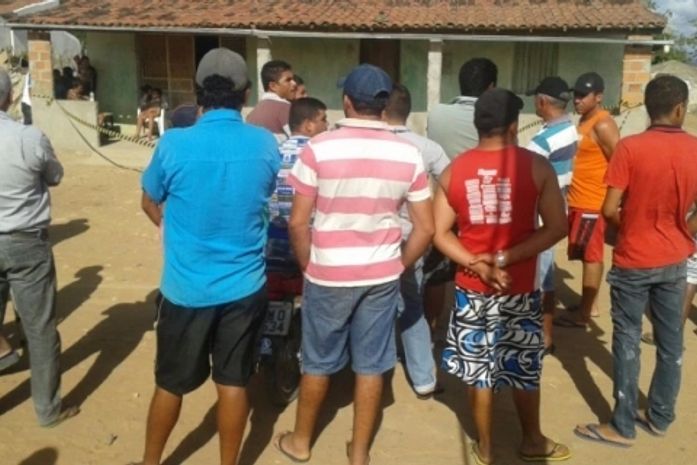 Criminosos invadem assentamento matam idoso e deixam filho ferido