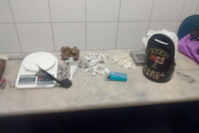 Força Tática do BPGd apreende drogas na parte alta de Maceió