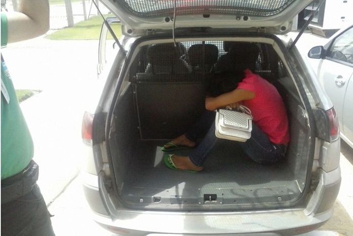 Mulher é presa ao tentar entrar em presídio com serra manual escondida na genitália