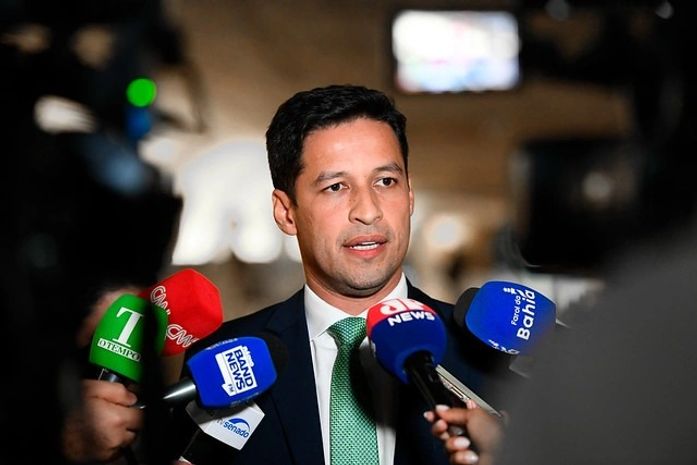 Avanço: Projeto de Rodrigo Cunha acaba com prazo de 10 anos para renovação de autorização de rádios comunitárias