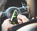 Homem é preso em flagrante por embriaguez ao volante após acidente entre carro e moto no Centro de Maceió