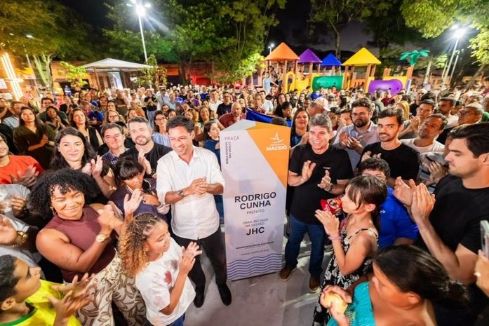 Prefeito Rodrigo Cunha entrega Praça Nossa Senhora das Graças revitalizada na Levada