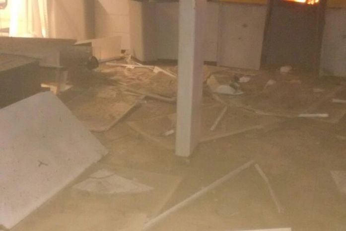 Criminosos espancam vigilante e explodem banco em Colônia Leolpodina