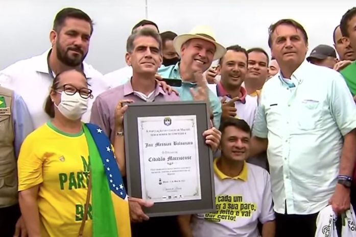 Vereadora cobra que Câmara Municipal de Maceió investigue falso título concedido a Bolsonaro