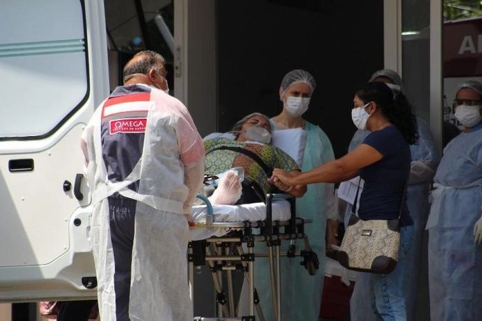 Brasil registra 1.275 novas mortes por Covid-19 e média recorde de óbitos pelo 17º dia seguido