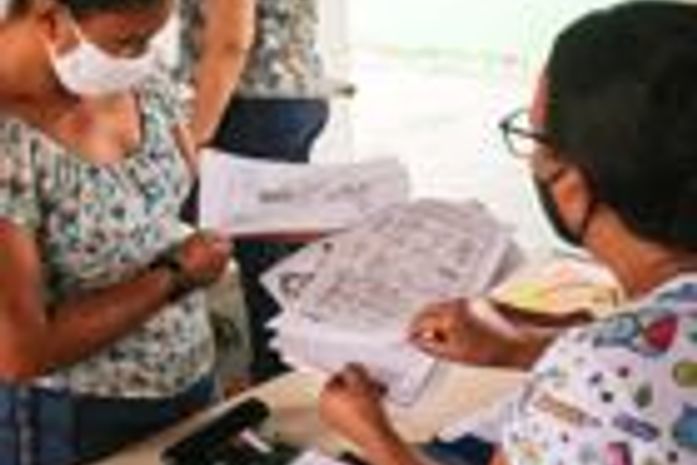 Prefeitura de Traipu realiza entrega de atividades para alunos da rede de ensino sem acesso à internet