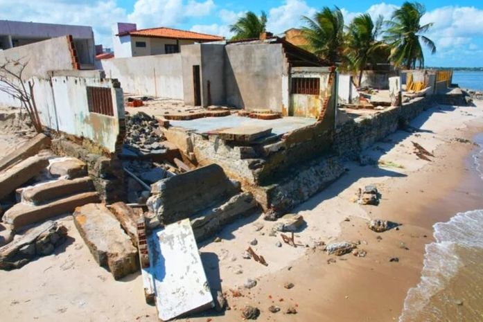 Sobre o avanço do mar em Alagoas, especialista alerta: "Precisamos mudar os projetos de proteção costeira"