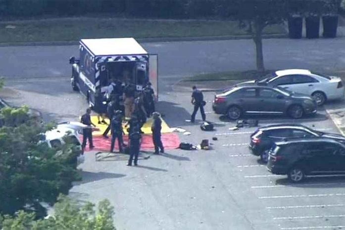 O atirador era funcionário da administração local e também morreu.