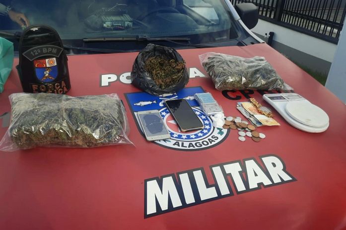 Polícia Militar apreende cerca de 15kg de drogas em Maceió