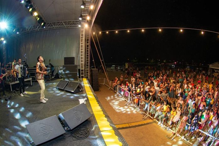 Diante do Trono, Celiane Mendes e Lucas Rafael: Confira a programação em comemoração ao Dia do Evangélico