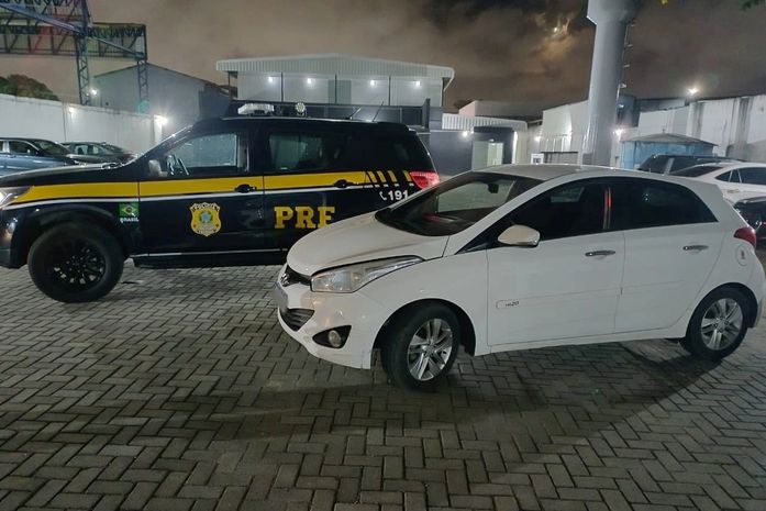 Motorista é preso em Maceió com carro roubado em PE; suspeito diz ter trocado por moto e R$ 4 mil