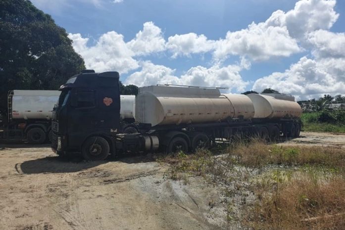Fiscalização apreende 100 mil litros de etanol em depósito clandestino