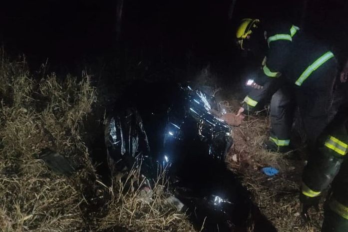 Colisão entre carro, moto e animal deixa um morto e um ferido na BR-423, no interior de AL