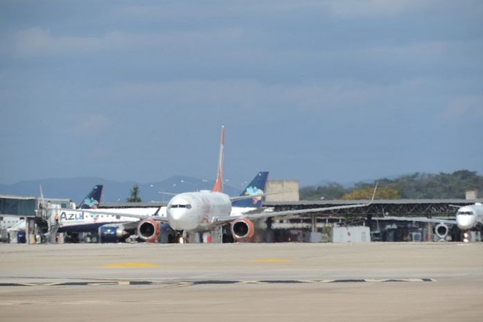 As companhias Gol, Azul e LATAM possuem programas de fidelidade