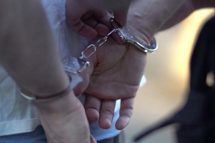Homem é preso por tráfico de drogas e porte ilegal de arma de fogo em Maceió