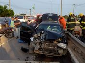 Colisão entre veículos deixa motorista preso às ferragens na AL-220, em Arapiraca