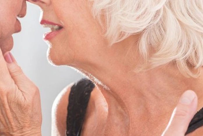 Idosos são expulsos de asilo por orgia e desafiam nossa noção de sexo