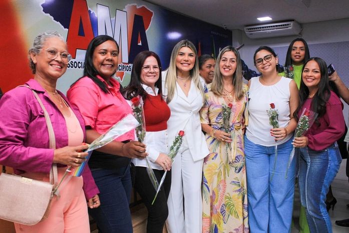 Mulher Segura: Prefeita Lívia Carla participa do lançamento do programa na AMA