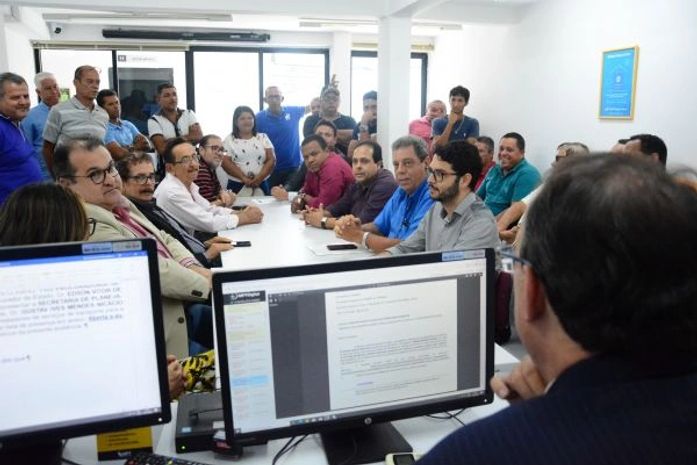 Audiência busco pagamentos em atraso a serem pagos a cerca de 800 transportadores de Maceió e do interior.