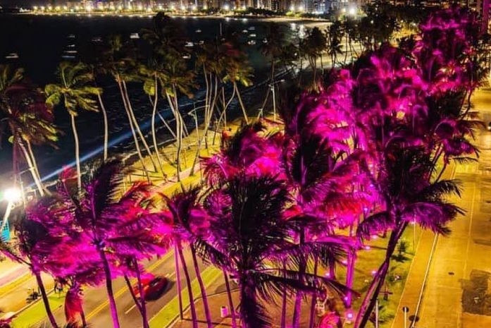 Cartões postais e viadutos de Maceió são iluminados em campanha contra o câncer de mama