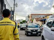Agentes da Superintendência Municipal de Transportes e Trânsito (SMTT) 