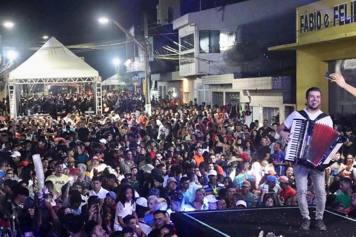 Santana do Mundaú encerra festejos de Senhora Sant’Ana com procissão e shows