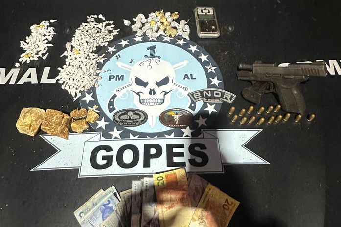 Mulheres são presas com arma e drogas escondidas em mochila infantil no interior de AL