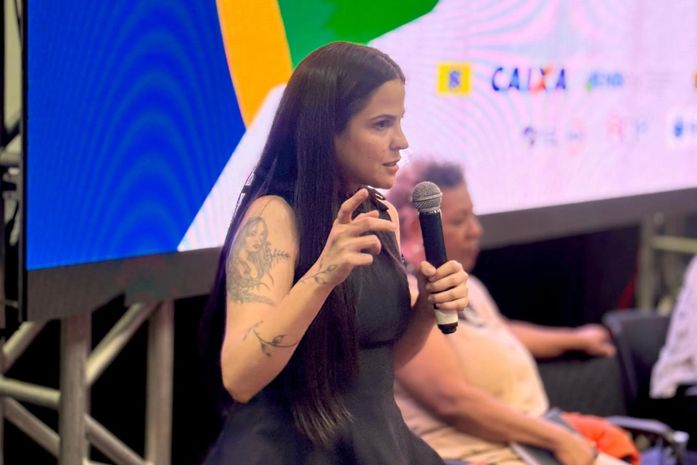 Ao lado da Ministra da Mulher, Márcia Lopes,a secretária, Marília Albuquerque palestra, na Caravana Federativa do Governo do Brasil