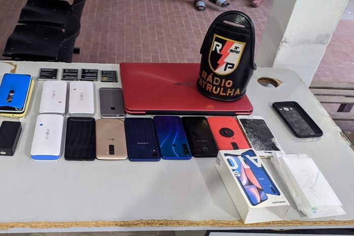 Mulheres são flagradas com aparelhos celulares furtados em loja no Centro de Arapiraca