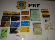Cartões de crédito foram apreendidos pela PRF