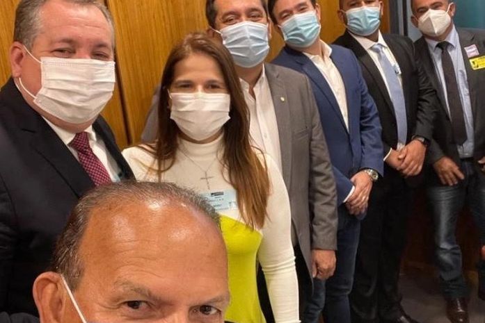 Cícero Cavalcante, Henrique Vilela e esposa, deputado Severino Pessoa e os prefeitos Jorginho, Fernando e Carro Velho