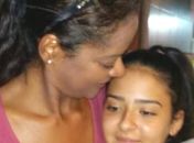 

Lucia, a filha da Regina Rocha, foi aprovada em uma das maiores e mais qualificadas Universidades de Moda, do mundo todinho
