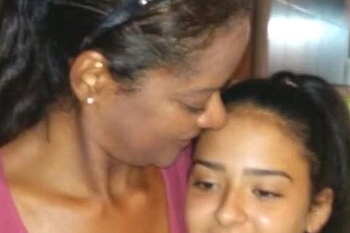 Lucia, a filha da Regina Rocha, foi aprovada em uma das maiores e mais qualificadas Universidades de Moda, do mundo todinho