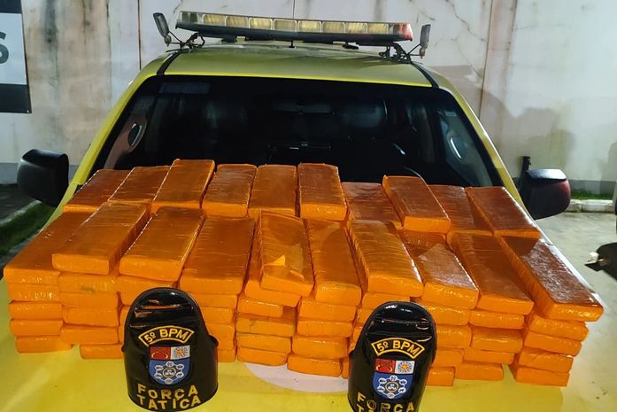 Mais de 92 kg de maconha são apreendidos em carro no Benedito Bentes, em Maceió 