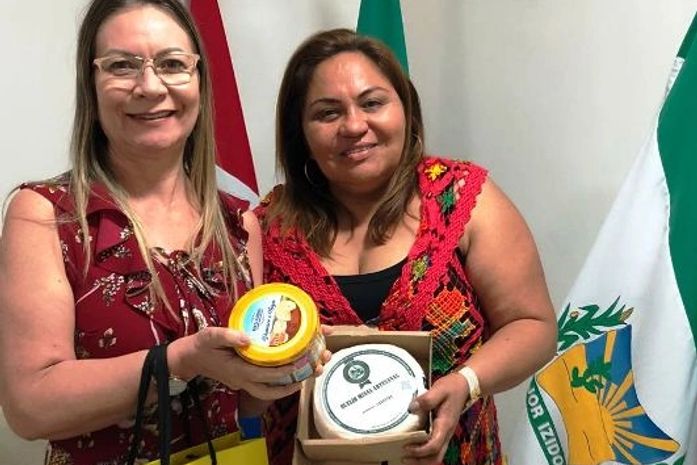 Secretária de Major Isidoro participa de visita técnica em Minas Gerais