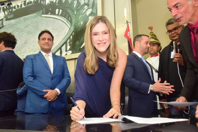 Deputada Cibele Moura