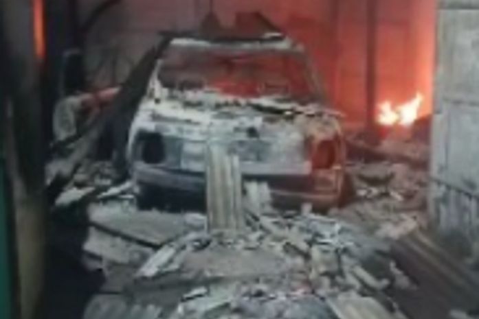 Vídeo: Incêndio destrói casa e carro durante a madrugada em Palmeira dos Índios