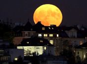 Maior 'Superlua' de 2019 iluminará céu nesta terça