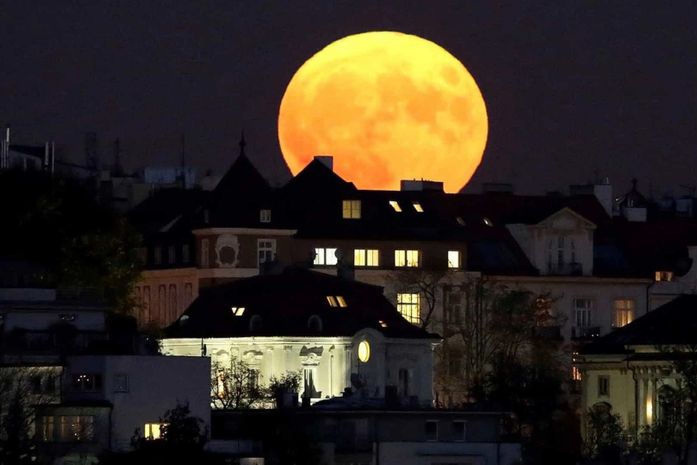 Maior 'Superlua' de 2019 iluminará céu nesta terça