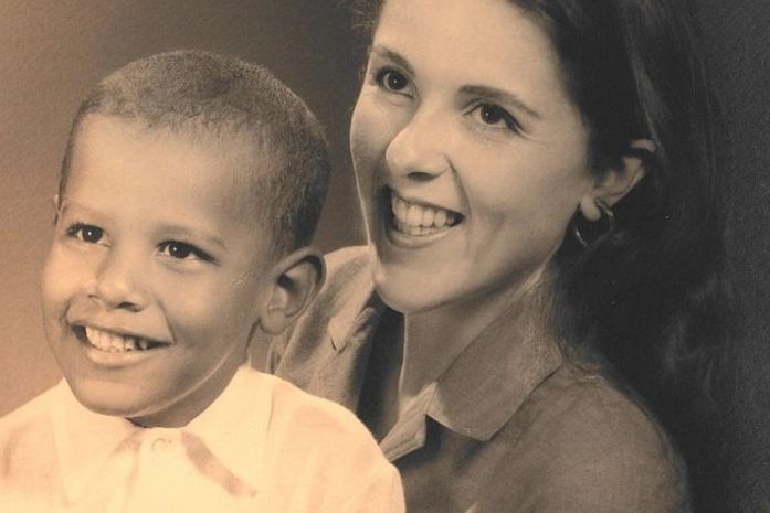 "O mundo é complicado,Bar,e por isso que é interessante"- dizia a mãe de Barack Obama.