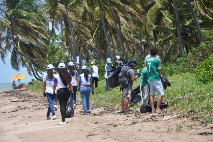 Praias e corais recebem limpeza no Clean up day