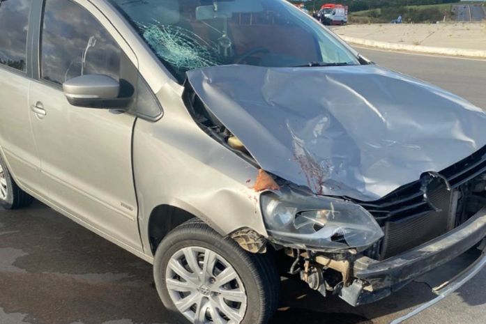 Colisão entre carro e moto deixa duas pessoas gravemente feridas no Agreste de Alagoas