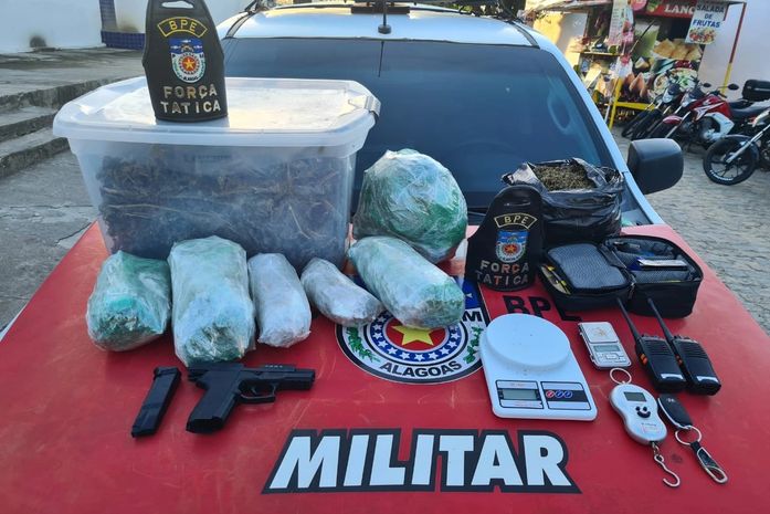 Mais entorpecentes e outros objetos foram apreendidos em residência, no bairro São Jorge.