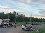 Duas pessoas morrem e duas ficam feridas após veículo de passeio bater em poste e capotar, no Trevo do Polo
