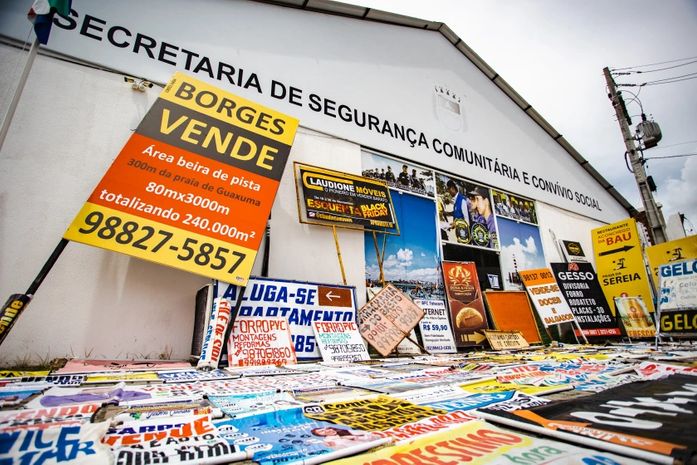 Operação Visão Limpa também veio para reduzir a poluição visual na cidade
